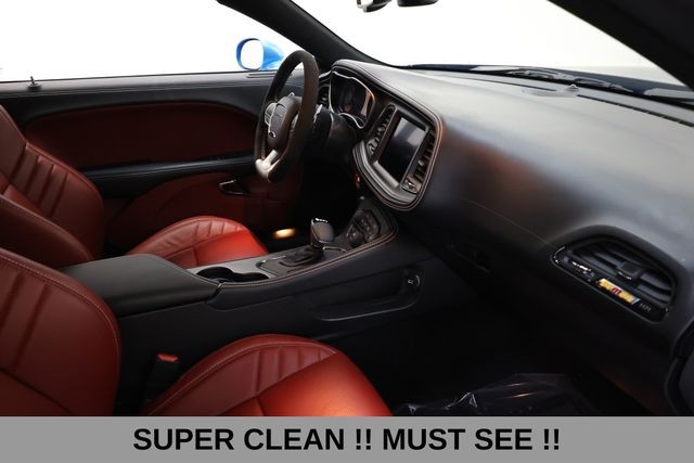 Dodge Challenger Vehicle Full-screen Gallery Image 25