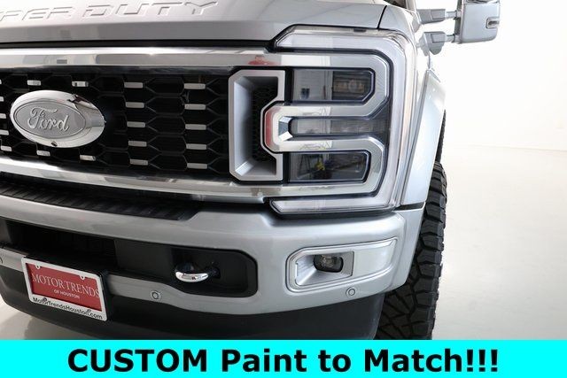 Ford Super Duty F-450 DRW Vehicle Full-screen Gallery Image 04