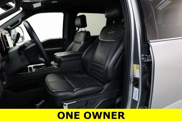 Ford Super Duty F-450 DRW Vehicle Full-screen Gallery Image 11
