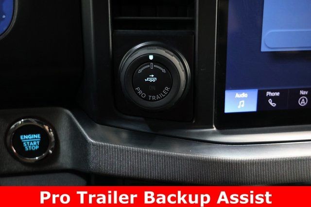 Ford Super Duty F-450 DRW Vehicle Full-screen Gallery Image 23