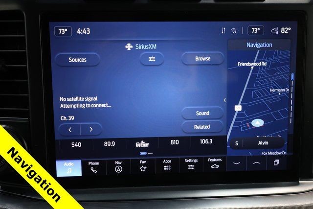 Ford Super Duty F-450 DRW Vehicle Full-screen Gallery Image 24