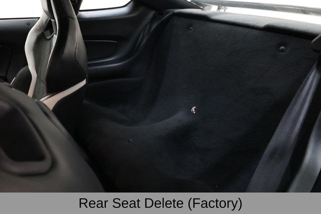 Ford Mustang Vehicle Full-screen Gallery Image 21
