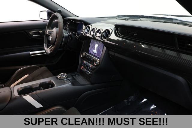 Ford Mustang Vehicle Full-screen Gallery Image 22