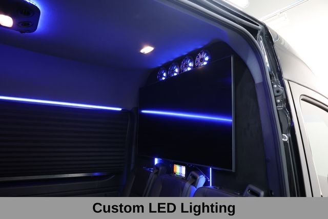 Mercedes-Benz Sprinter Passenger Van Vehicle Full-screen Gallery Image 15