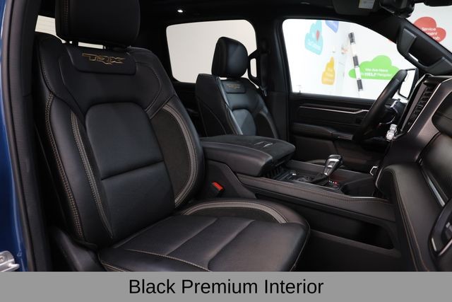 Ram 1500 Vehicle Full-screen Gallery Image 16