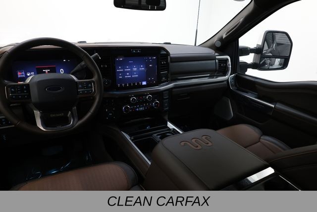 Ford Super Duty F-250 SRW Vehicle Full-screen Gallery Image 10