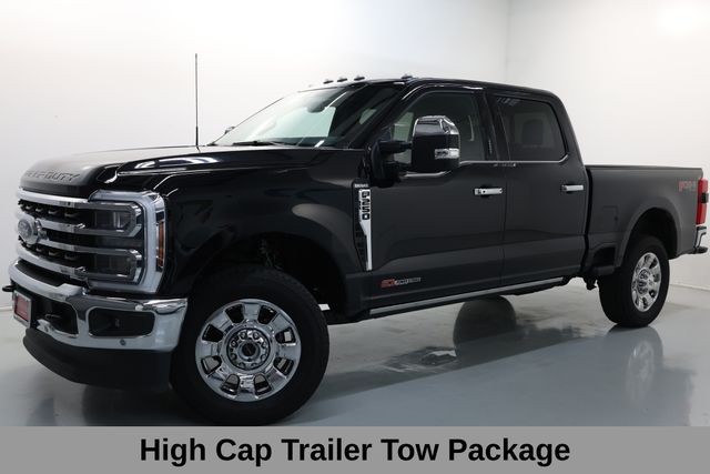 Ford Super Duty F-250 SRW Vehicle Full-screen Gallery Image 12