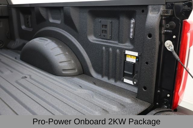 Ford Super Duty F-250 SRW Vehicle Full-screen Gallery Image 14