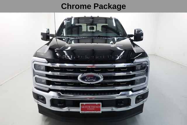 Ford Super Duty F-250 SRW Vehicle Full-screen Gallery Image 15