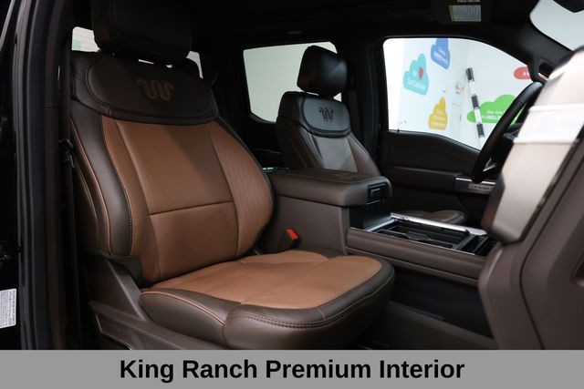 Ford Super Duty F-250 SRW Vehicle Full-screen Gallery Image 16
