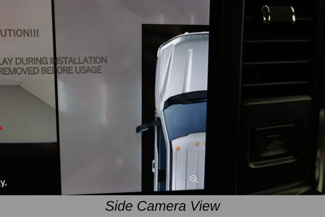 Ford Super Duty F-250 SRW Vehicle Full-screen Gallery Image 23