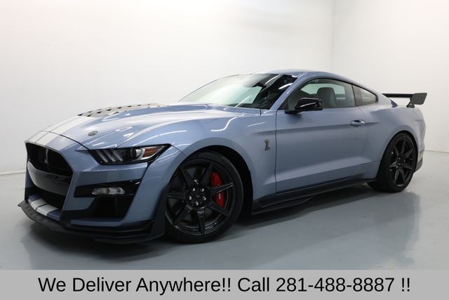 Ford Mustang Vehicle Full-screen Gallery Image 03