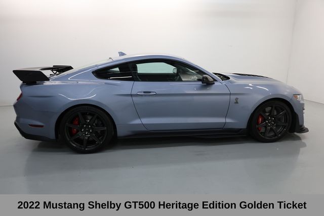 Ford Mustang Vehicle Full-screen Gallery Image 04