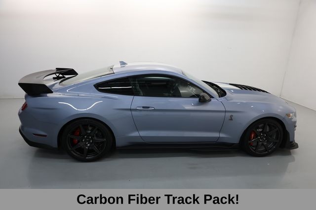 Ford Mustang Vehicle Full-screen Gallery Image 05