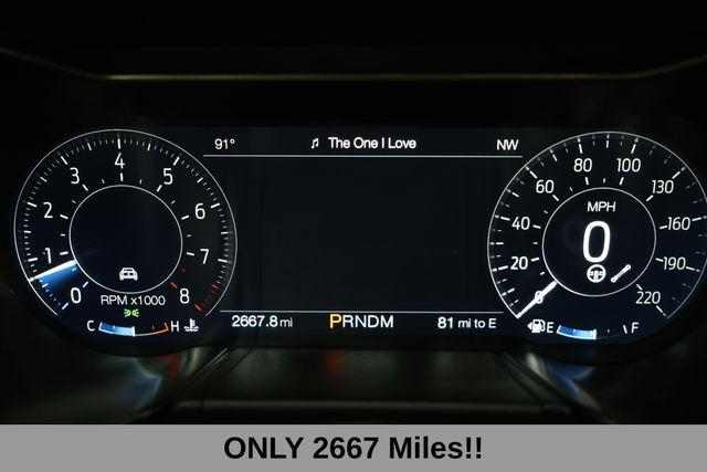 Ford Mustang Vehicle Full-screen Gallery Image 10
