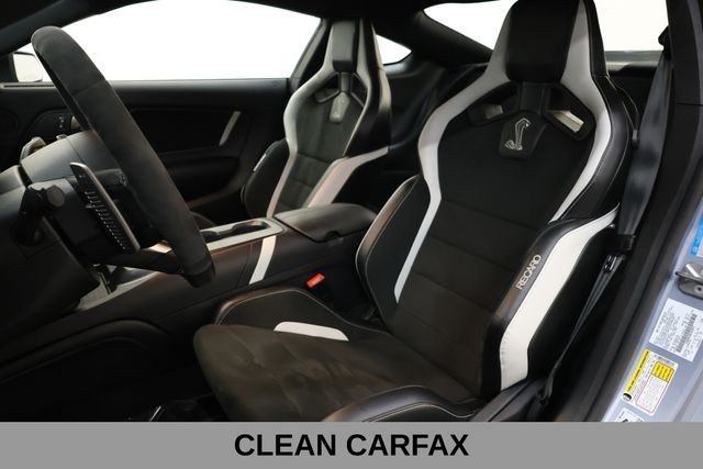 Ford Mustang Vehicle Full-screen Gallery Image 13