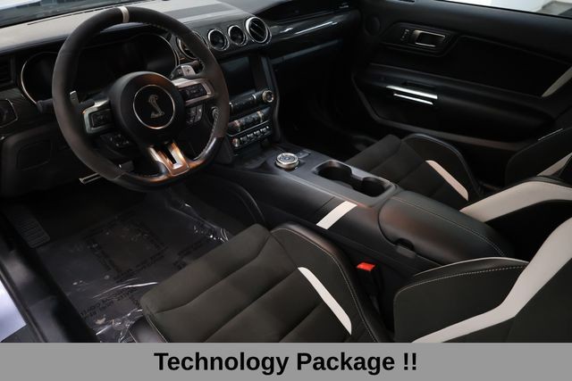 Ford Mustang Vehicle Full-screen Gallery Image 14