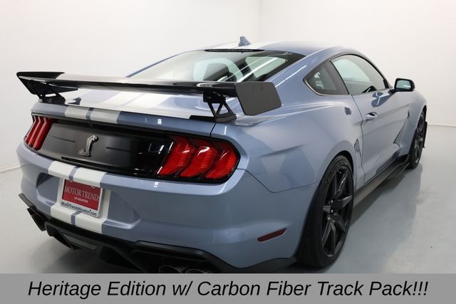 Ford Mustang Vehicle Full-screen Gallery Image 15