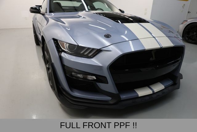 Ford Mustang Vehicle Full-screen Gallery Image 17