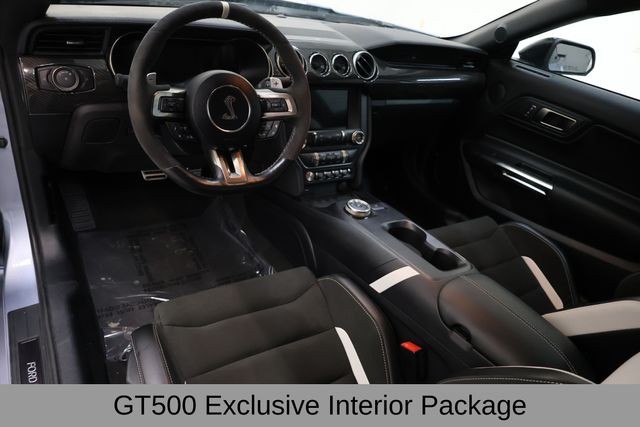 Ford Mustang Vehicle Full-screen Gallery Image 18