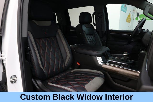 Chevrolet Silverado 1500 Vehicle Full-screen Gallery Image 12