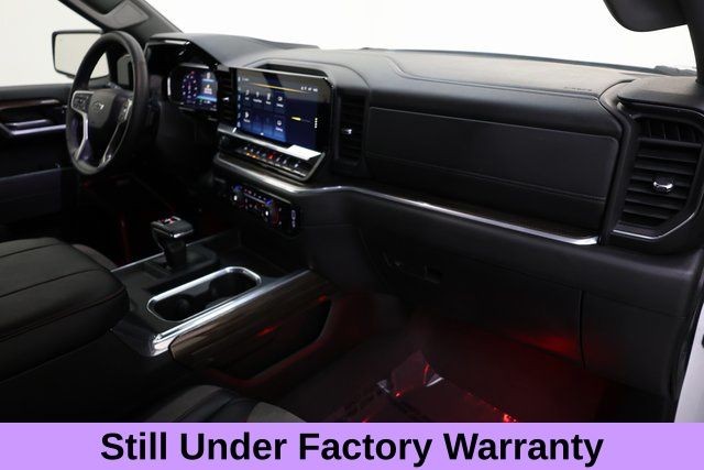 Chevrolet Silverado 1500 Vehicle Full-screen Gallery Image 17