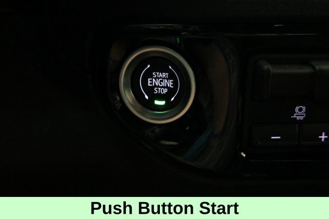 Chevrolet Silverado 1500 Vehicle Full-screen Gallery Image 25
