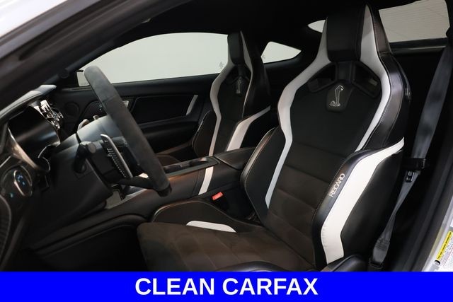 Ford Mustang Vehicle Full-screen Gallery Image 10