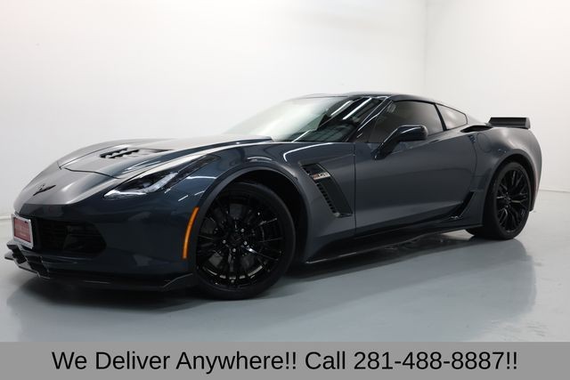 Chevrolet Corvette Vehicle Full-screen Gallery Image 03