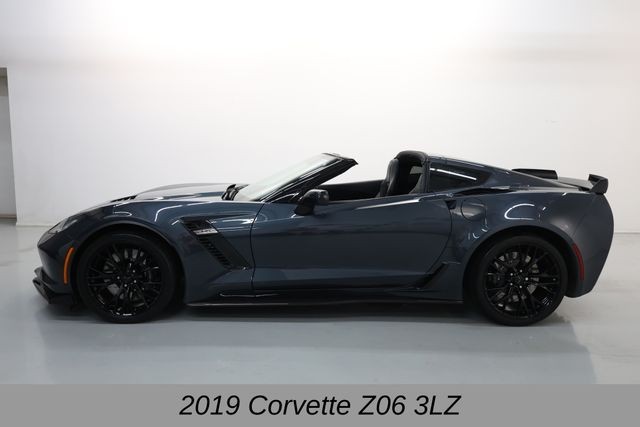Chevrolet Corvette Vehicle Full-screen Gallery Image 04