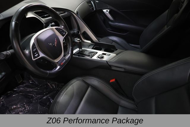 Chevrolet Corvette Vehicle Full-screen Gallery Image 11