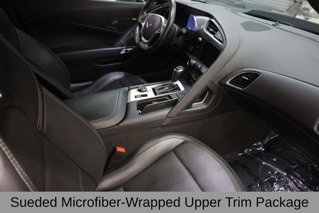 Chevrolet Corvette Vehicle Full-screen Gallery Image 17