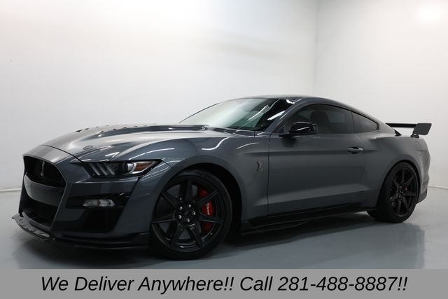 Ford Mustang Vehicle Full-screen Gallery Image 03