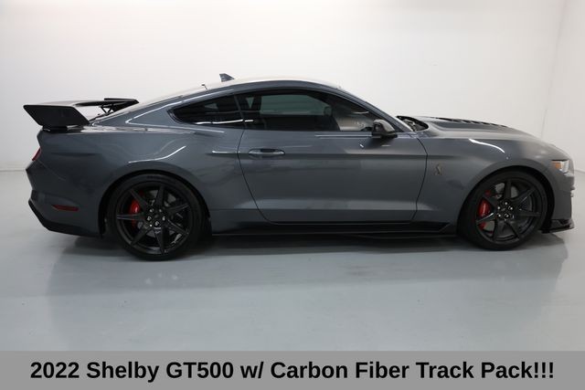 Ford Mustang Vehicle Full-screen Gallery Image 04
