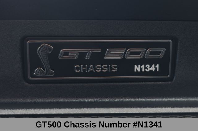 Ford Mustang Vehicle Full-screen Gallery Image 06