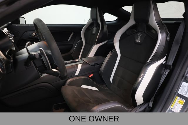 Ford Mustang Vehicle Full-screen Gallery Image 13