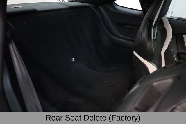 Ford Mustang Vehicle Full-screen Gallery Image 24