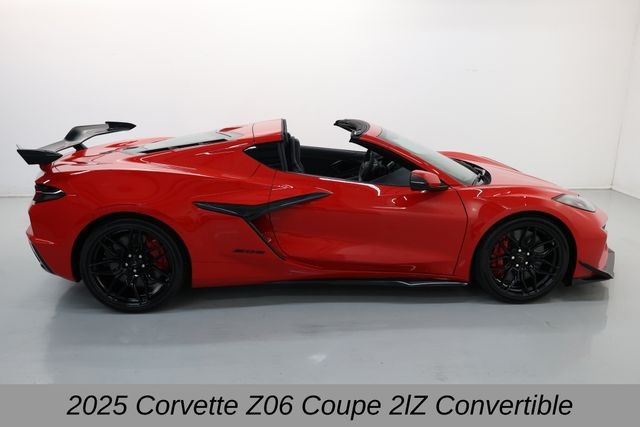 Chevrolet Corvette Vehicle Full-screen Gallery Image 04