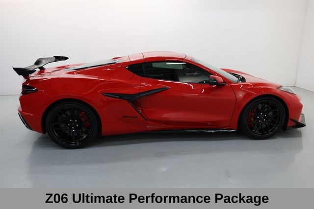 Chevrolet Corvette Vehicle Full-screen Gallery Image 11