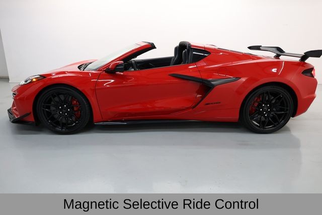 Chevrolet Corvette Vehicle Full-screen Gallery Image 13