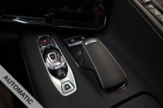 Chevrolet Corvette Vehicle Full-screen Gallery Image 25