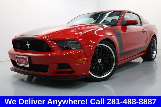 Ford Mustang Vehicle Full-screen Gallery Image 03
