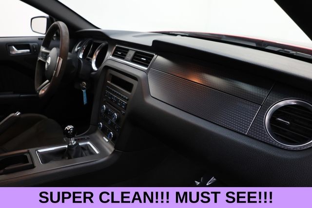 Ford Mustang Vehicle Full-screen Gallery Image 20