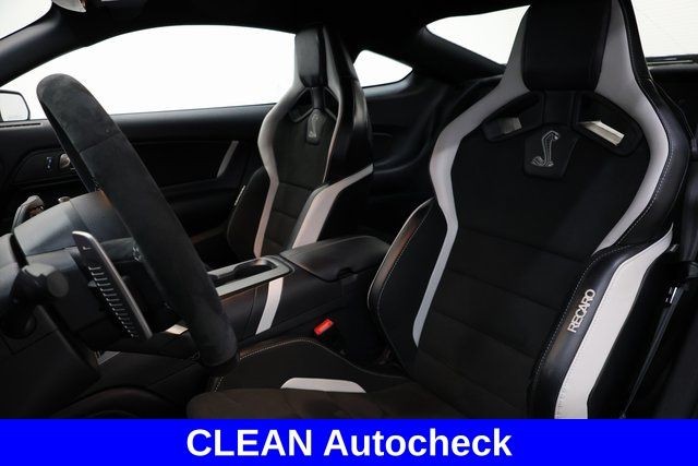 Ford Mustang Vehicle Full-screen Gallery Image 09