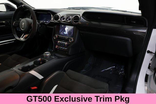 Ford Mustang Vehicle Full-screen Gallery Image 14