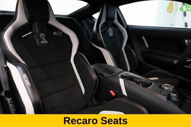 Ford Mustang Vehicle Full-screen Gallery Image 15