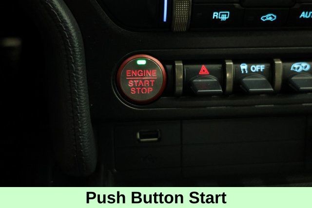 Ford Mustang Vehicle Full-screen Gallery Image 21