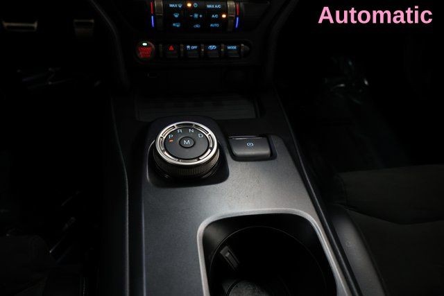 Ford Mustang Vehicle Full-screen Gallery Image 22