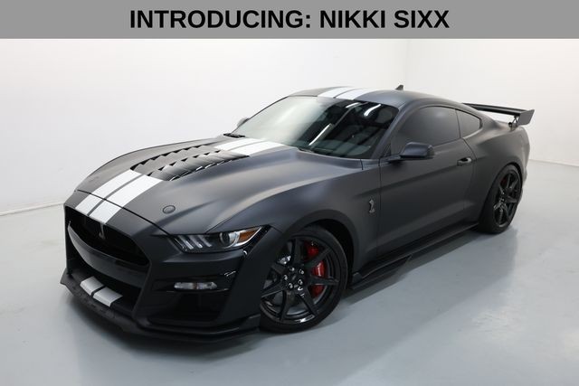 Ford Mustang Vehicle Full-screen Gallery Image 02