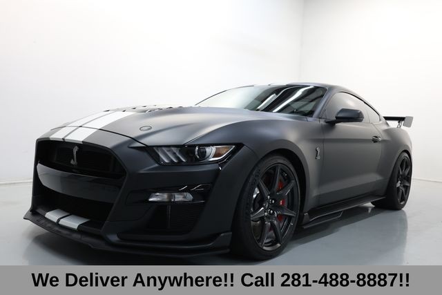 Ford Mustang Vehicle Full-screen Gallery Image 03